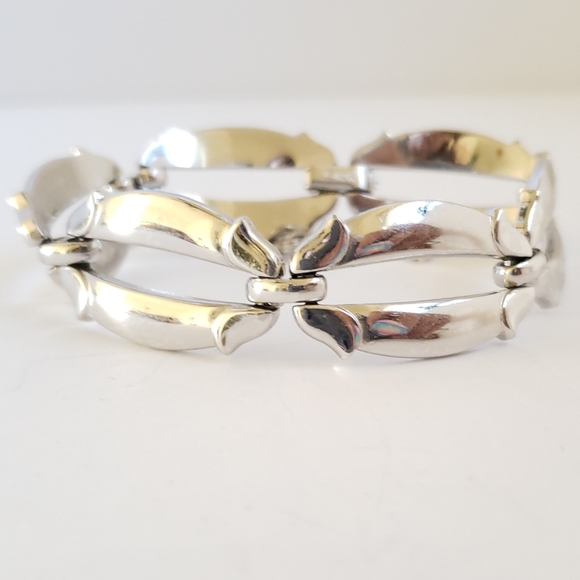Monet Jewelry - MONET vintage bracelet